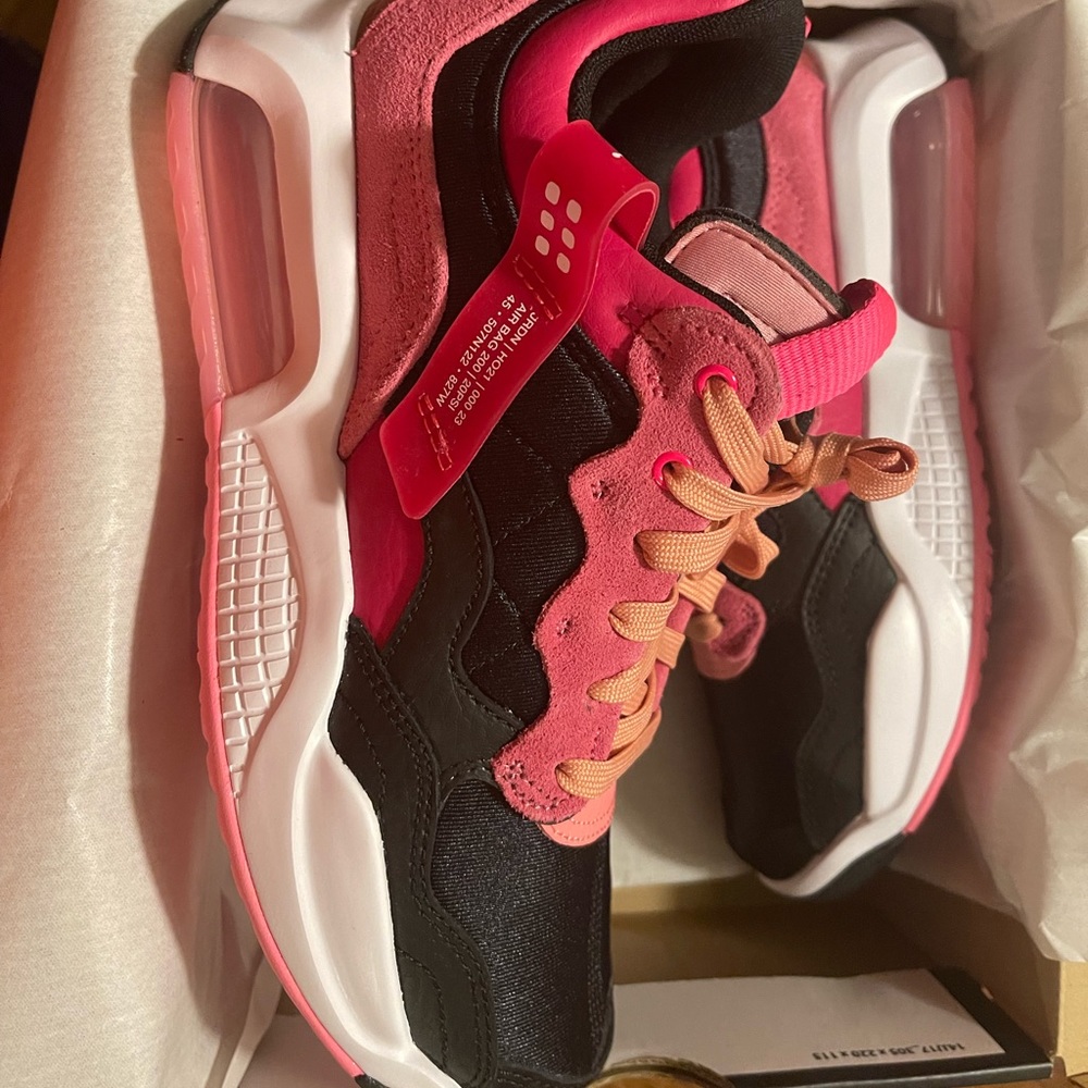BRAND NEW Jordan MA2 sneaker.